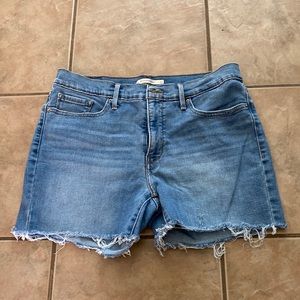 LEVIS womens shorts size W32 L30